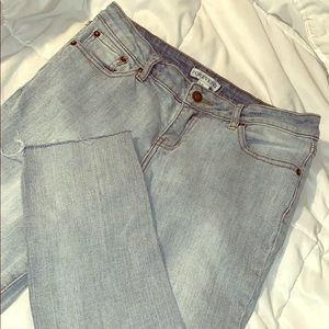 Light wash denim capris